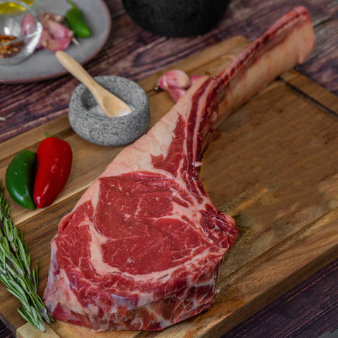 Steak de bœuf Tomahawk vieilli 20 jours