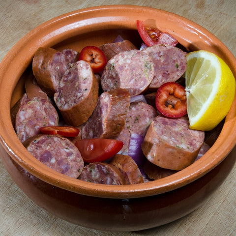 Σπετσοφάι παραδοσιακό με λουκάνικα και πιπεριές.| κρεοπωλείο delivery siakos.gr