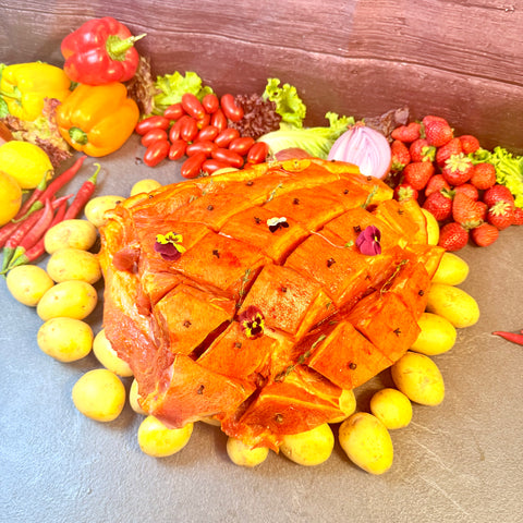 Σπάλα Χοιρινή με Γαρύφαλλα, Πορτοκάλι & Πατάτες – ελληνική μαριναρισμένη σπάλα, έτοιμη για ψήσιμο, από το Siakos.gr