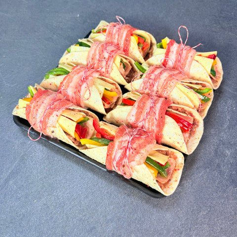 Mexican Tortilla γεμιστή με πιπεριές, τυρί Gouda, μοσχαρίσιο κιμά και μπέικον, ωμή και έτοιμη για ψήσιμο, χειροποίητη ελληνικής παραγωγής, πλούσια και πικάντικη γεύση από το Siakos.gr