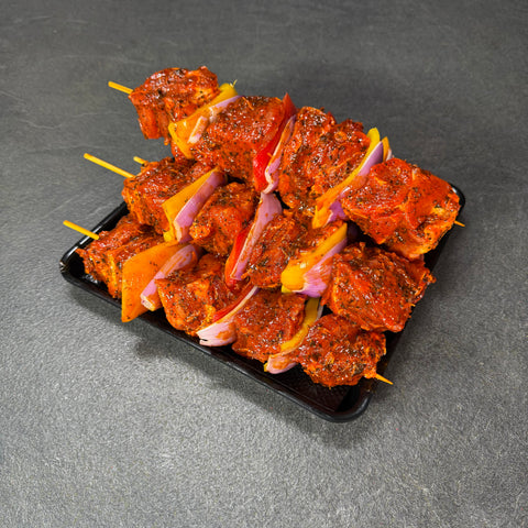 Χοιρινό κοντοσούβλι σε ξυλάκι – έτοιμο για ψήσιμ