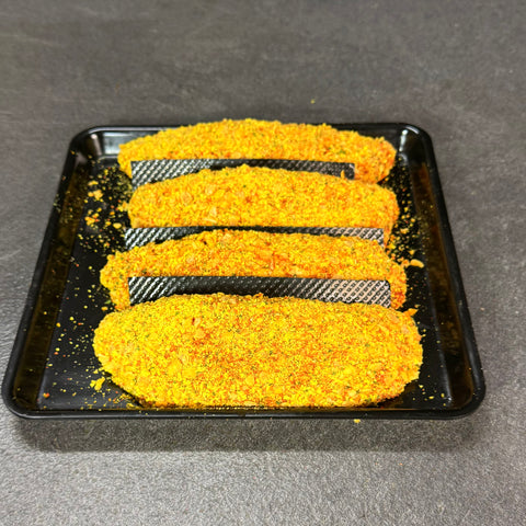 
Μοσχαρίσιο μπιφτέκι κουρού γεμιστό με τσένταρ και μπέικον σε ταψί πριν το ψήσιμο.
