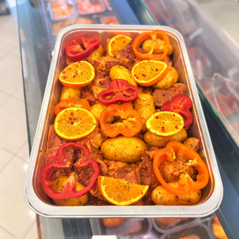 Αρνάκι Έτοιμο για το Φούρνο με Πατατούλες &amp; Μυρωδικά – ελληνικό αρνάκι με baby πατάτες, λεμόνι, κρασί &amp; φρέσκα βότανα, έτοιμο για ψήσιμο, από το Siakos.gr
