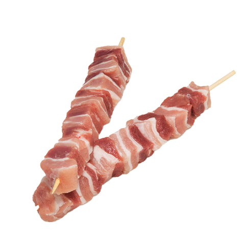 Souvlaki de cou de porc et de pancetta fait à la main