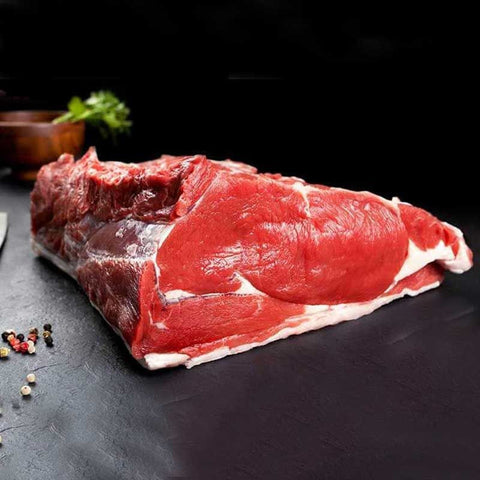 
Μοσχαρίσια μπριζόλα κόντρα χωρίς οστό Γαλλίας, ωμή, έτοιμη για ψήσιμο.