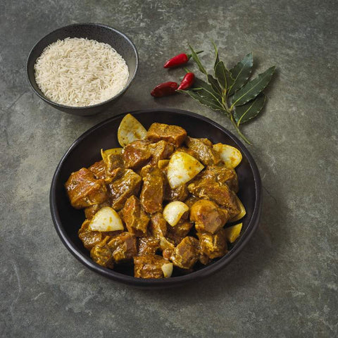 
Αρνίσια τηγανιά σκορδάτη από ελληνικό αρνί κομμένη σε μπουκιές για μαγείρεμα
