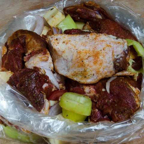 Κλέφτικο αρνίσιο σε σακούλα ψησίματος – έτοιμο για φούρνο, με πατάτες &amp; μυρωδικά