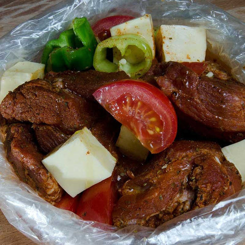 Alt Text

Πρόβειο κλέφτικο σε σακούλα ψησίματος με πατάτες &amp; μυρωδικά – έτοιμο για τον φούρνο