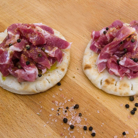 Γύρος Χοιρινός Ψιλοκομμένος Ελλάδος – παραδοσιακή συνταγή, τραγανός και αρωματικός, έτοιμος για ψήσιμο, από το Siakos.gr