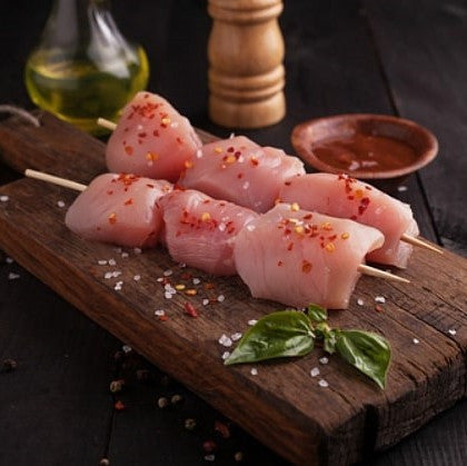 
Σουβλάκι κοτόπουλο από στήθος βιολογικό Ελλάδος έτοιμο για ψήσιμο.

