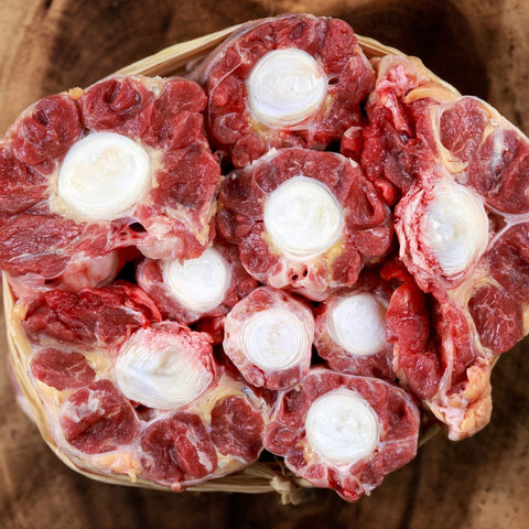 Ουρά μόσχου Ολλανδίας Μ/Ο – κομμάτια μοσχαρίσιας ουράς με οστό, ιδανικά για σούπες, ραγού και αργό μαγείρεμα.