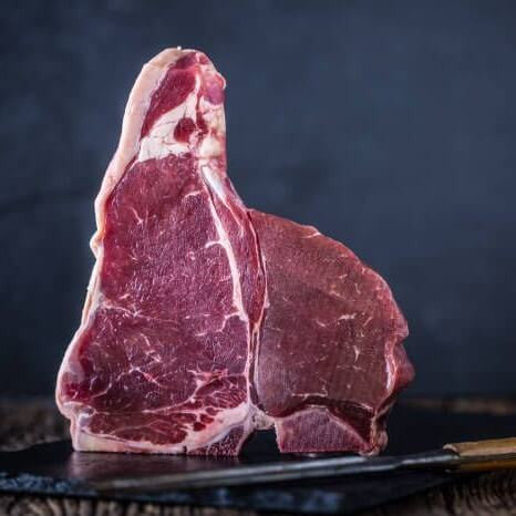Porterhouse Steak Μοσχού Ελλάδος, ωμό ελληνικό premium steak με φιλέτο και sirloin γύρω από Τ-κόκκαλο, ιδανικό για grill ή φούρνο, από το Siakos.gr